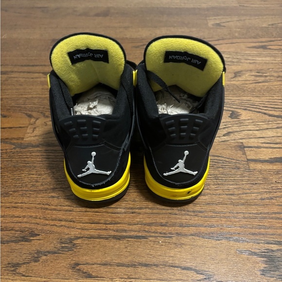 Jordan 4 Thunder size 9 with box good condition - Picture 3 of 4